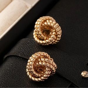 NEW Modern Minimalist Moebuius Band Hollow Trendy Gold 18k Stud Earrings